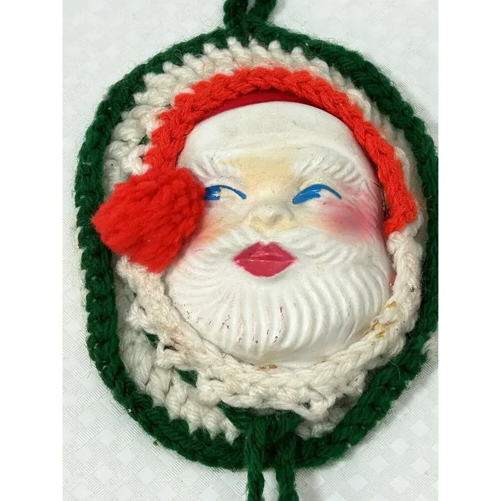 VTG‎ Granny Cottage Core Holiday Christmas Plastic Santa Face Yarn Wall Hanger